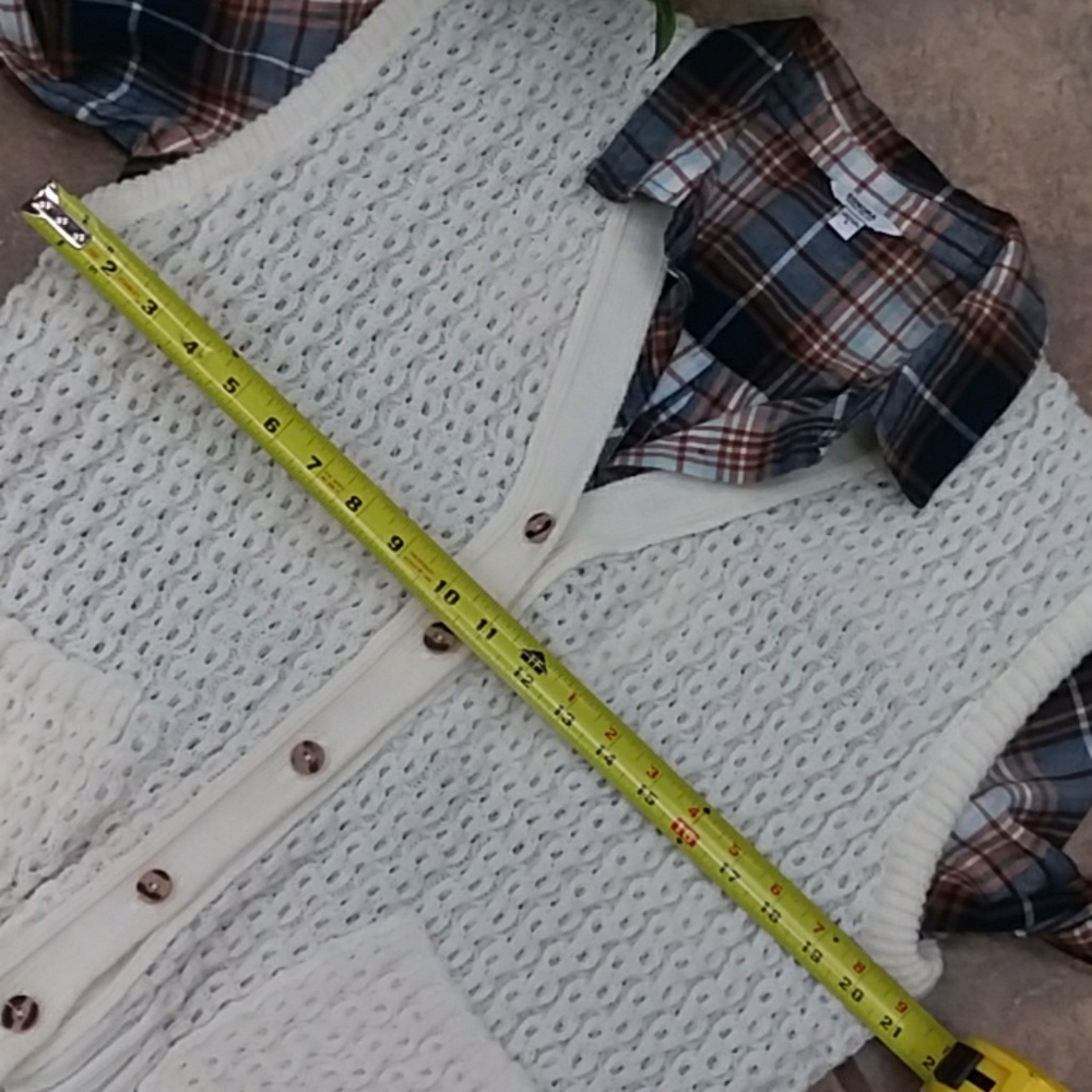 VINTAGE Cream button up sweater vest med/large - Picture 3 of 8